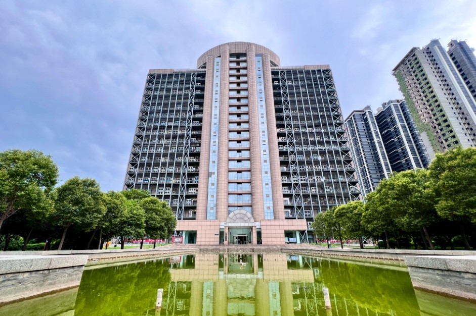 二长数据中心：“东数西算” 枢纽的焕新之路