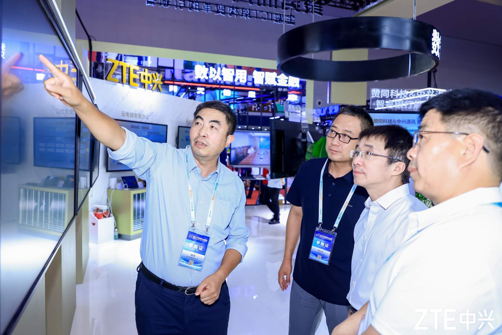 GoldenDB数据库闪耀2025中国国际金融展，彰显金融核心引擎的中国力量